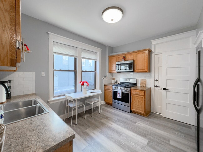 2039 W 23rd St, Unit M07H in Chicago, IL - Foto de edificio - Building Photo