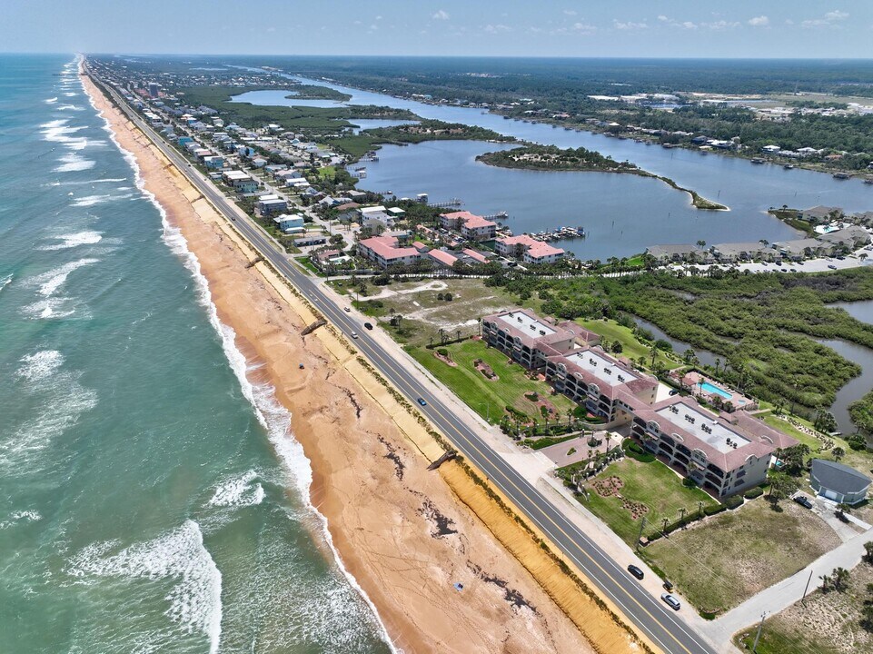 2450 N Ocean Shore Blvd in Flagler Beach, FL - Building Photo