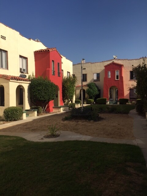 3843 W 27th St, Unit One in Los Angeles, CA - Building Photo