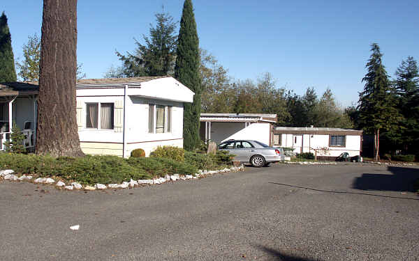 Ronna Mobile Estates in Lynnwood, WA - Building Photo