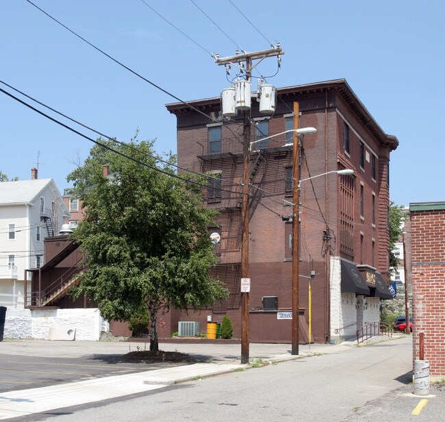 42 Cherry St in Woonsocket, RI - Building Photo - Building Photo