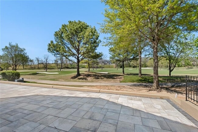 9 W Augusta Ct in Rogers, AR - Building Photo - Building Photo