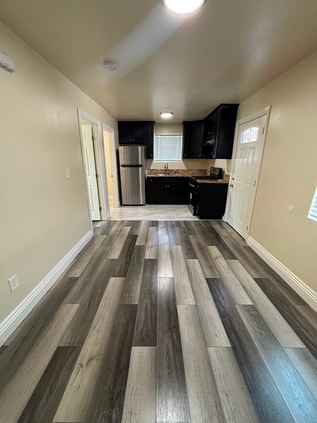 1229 1/2 W Gage Ave in Los Angeles, CA - Foto de edificio - Building Photo