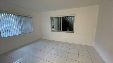 7830 Camino Real in Miami, FL - Building Photo - Building Photo