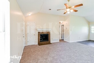 4383 Grand Pyramid Dr in Memphis, TN - Building Photo - Building Photo