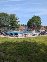 904 Yorkshire Dr in Flemington, NJ - Foto de edificio - Building Photo