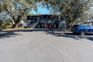 2402 E M.L.K. Jr Blvd in Tampa, FL - Building Photo