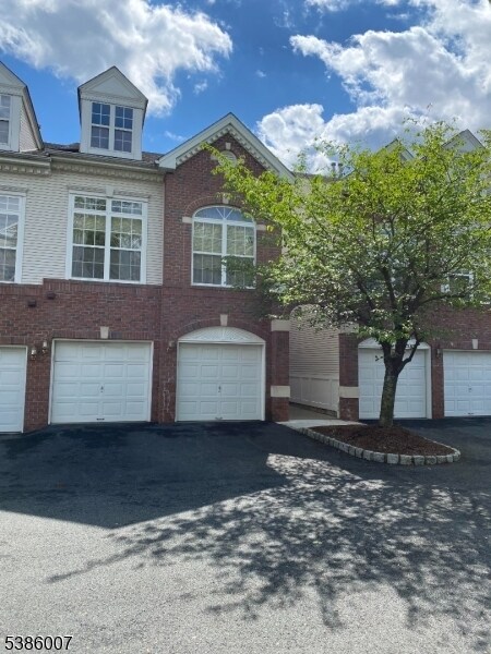 113 Riverwalk Way in Clifton, NJ - Building Photo