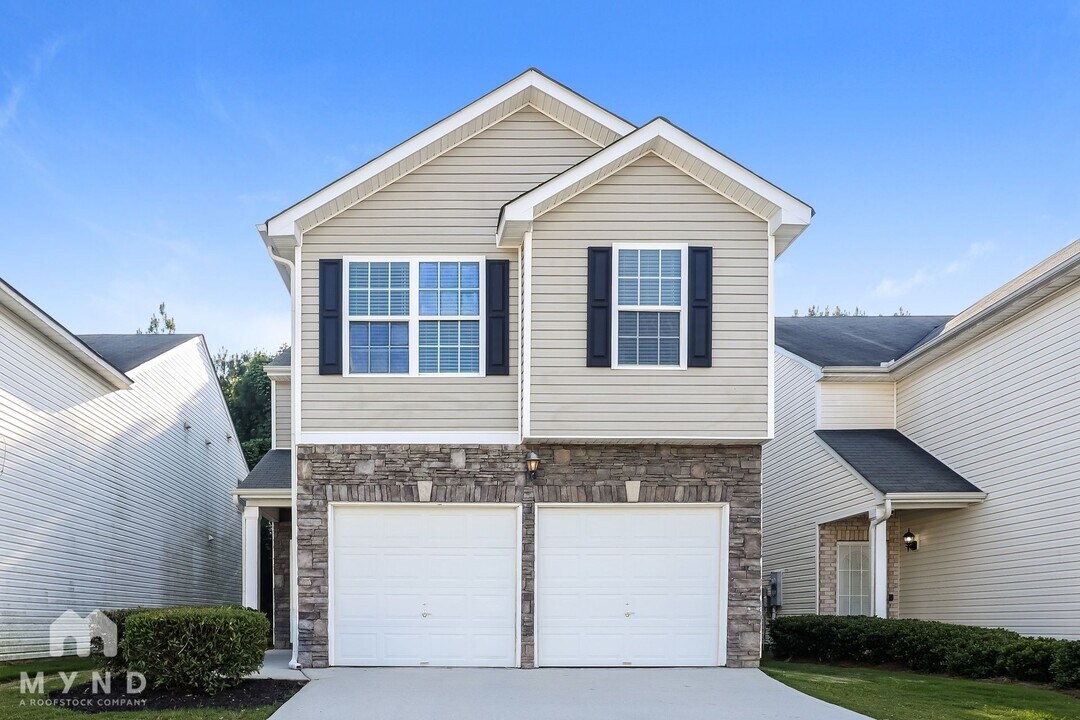 6447 Splitpine Ct in Atlanta, GA - Building Photo