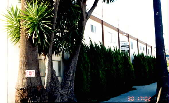 Kalorama Apartments in Ventura, CA - Foto de edificio - Building Photo