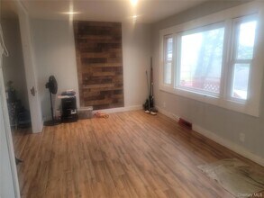 2250 NY-302, Unit 1 in Circleville, NY - Foto de edificio - Building Photo