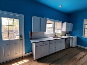 511 W Sycamore St in Denton, TX - Building Photo - Building Photo
