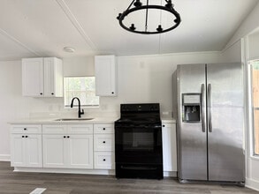 700 Hayman St in Huntsville, TX - Building Photo - Building Photo