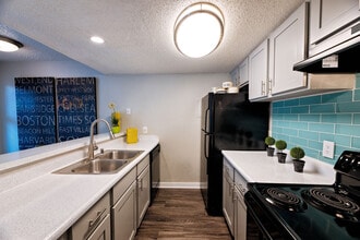 Artisan at South Lamar in Austin, TX - Foto de edificio - Building Photo