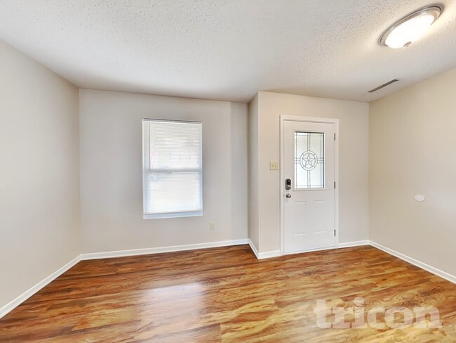 10904 Firefly Ct, Unit 311 in Indianapolis, IN - Building Photo - Building Photo