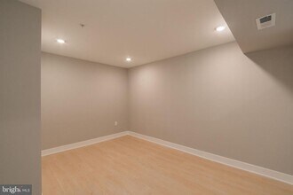 6604 Ridge Ave in Philadelphia, PA - Building Photo - Building Photo