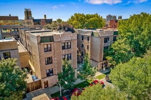 613 W Melrose St, Unit P2 in Chicago, IL - Building Photo