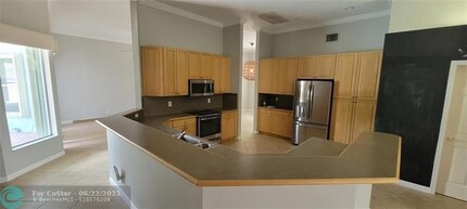 100 NW 108th Way in Plantation, FL - Building Photo - Building Photo
