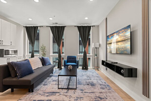 916 N Delaware Ave in Philadelphia, PA - Building Photo