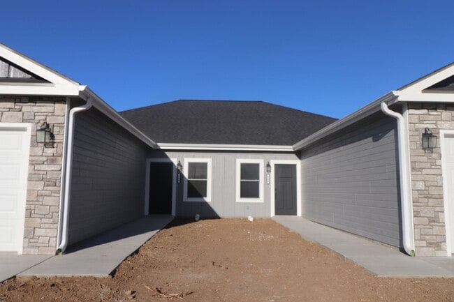 property at 2226 Mallard Cir