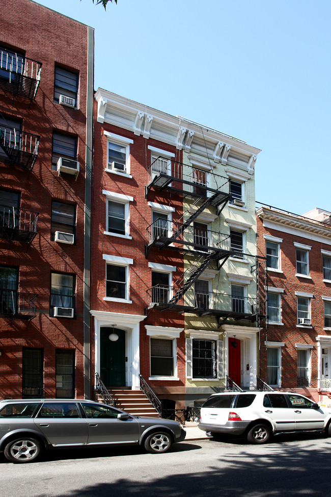 136 W 15th St in New York, NY - Foto de edificio - Building Photo