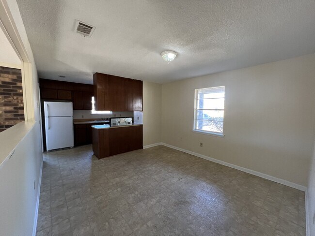 139 Deerwood Ct in Hinesville, GA - Building Photo - Building Photo