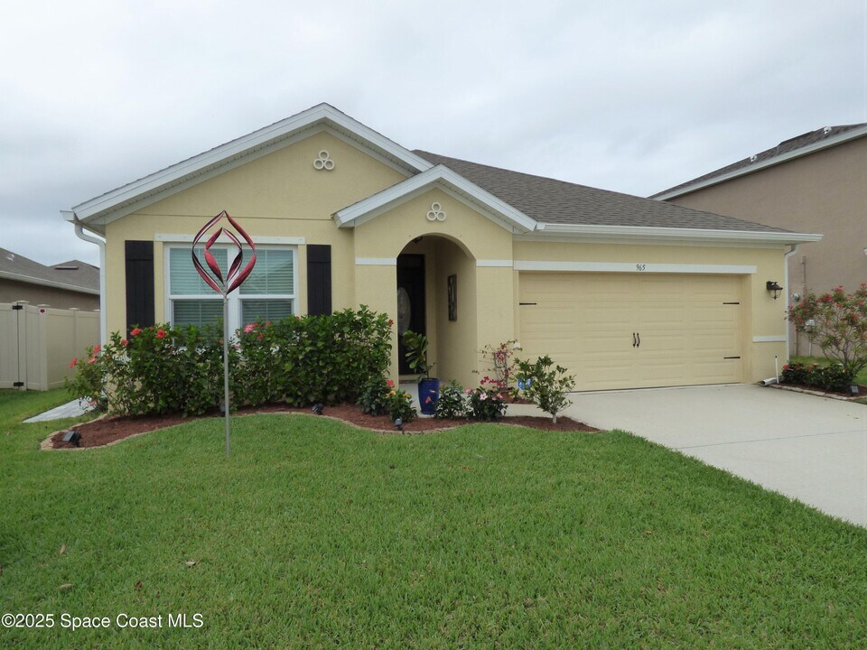 965 Newton Cir in Rockledge, FL - Building Photo
