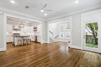 2203 Rutland St in Houston, TX - Building Photo - Building Photo