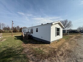 147 W Henry Ln in Ozark, MO - Building Photo