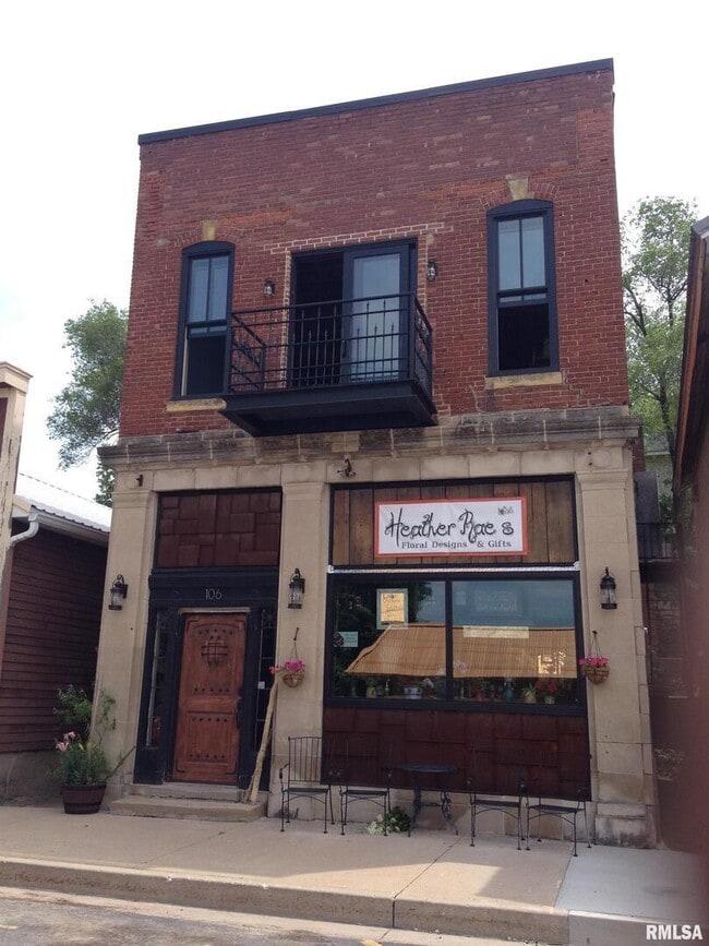 property at 106 N Main St