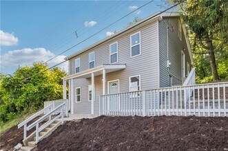 211 Oxford Ave in Pittsburgh, PA - Building Photo - Building Photo