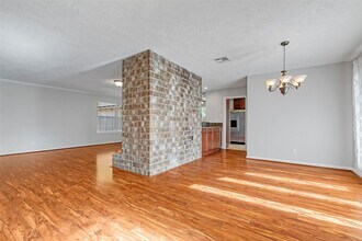 3250 Three Pines Dr in Humble, TX - Foto de edificio - Building Photo