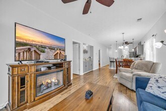 612 River Oaks Dr in Myrtle Beach, SC - Foto de edificio - Building Photo