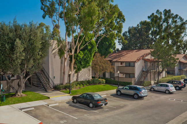 North Upland Terrace Apartments in Upland, CA - Building Photo - Building Photo