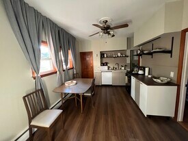 151 1/2 Bradley St, Unit 1st Floor in New Haven, CT - Building Photo