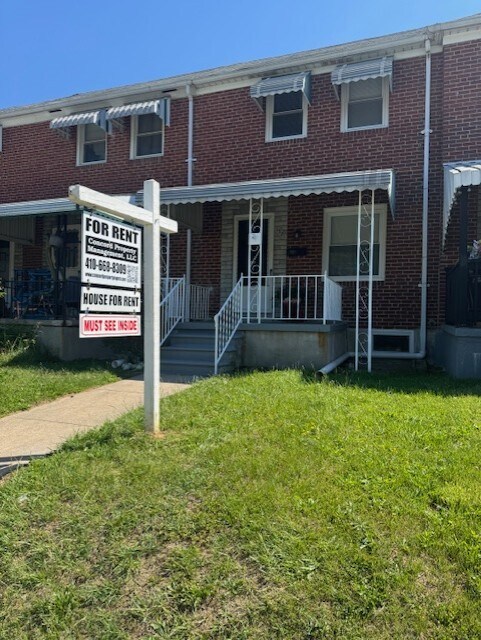 137 Riverthorn Rd in Middle River, MD - Building Photo