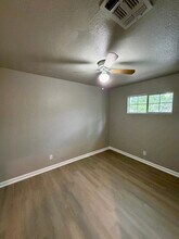 328 Altitude Dr, Unit 6 in San Antonio, TX - Building Photo - Building Photo