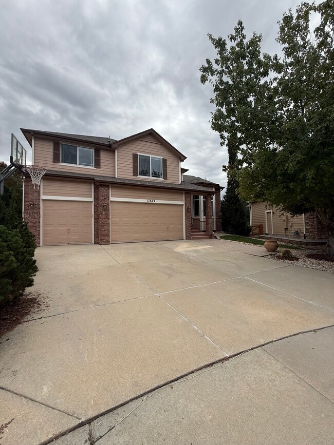 property at 17672 E Weaver Pl