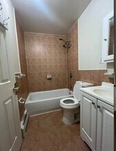 28A Radde Pl, Unit A in Brooklyn, NY - Building Photo - Building Photo