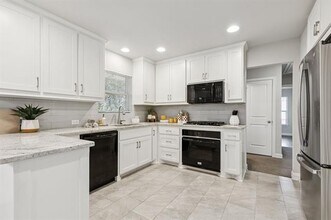 9363 Angora St in Dallas, TX - Building Photo - Building Photo