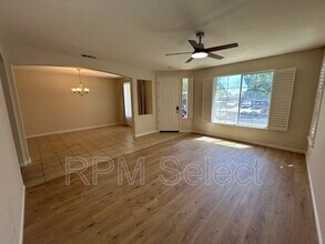 3881 Clay Bank Rd in Fairfield, CA - Foto de edificio - Building Photo
