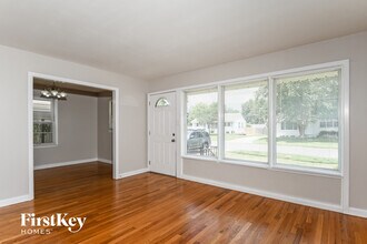 240 Maple Dr in Florissant, MO - Building Photo - Building Photo