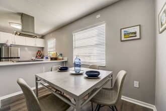 The Residences at Soho in Tampa, FL - Foto de edificio - Building Photo