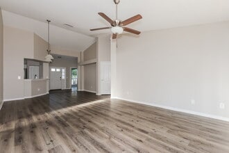 9726 Cypress Pond Ave in Tampa, FL - Building Photo - Building Photo