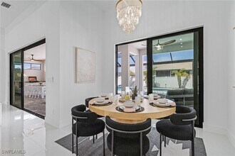 1923 SW 27th Terrace in Cape Coral, FL - Foto de edificio - Building Photo