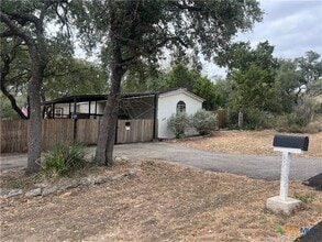 222 Buckhorn Dr in Canyon Lake, TX - Building Photo - Building Photo