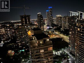 36 Elm Dr W in Mississauga, ON - Building Photo - Building Photo