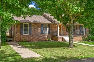 114 Hickory Hill Dr in Dover, TN - Building Photo - Building Photo