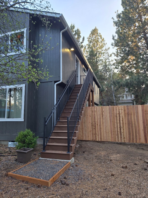 20512 Whitstone Cir in Bend, OR - Foto de edificio - Building Photo