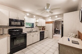 10350 SW 167th St in Miami, FL - Building Photo - Building Photo